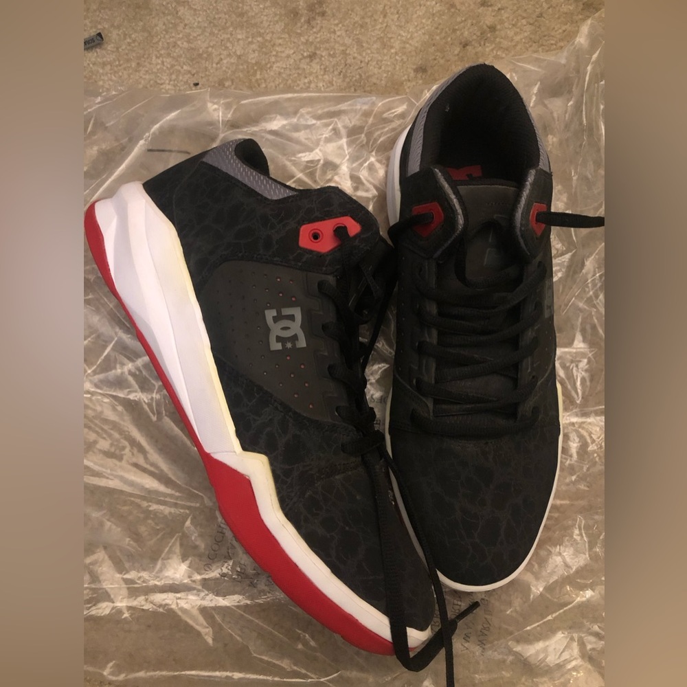 DC skate/basketball shoes size 11 men’s